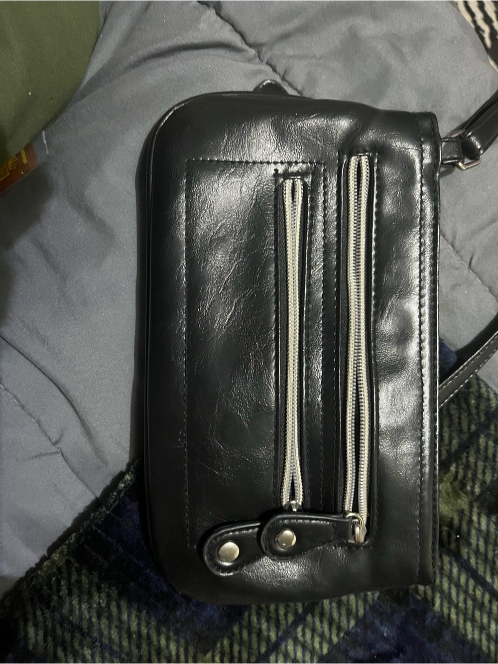 Black Men's Leather Crossbody Bag - Classic Carry